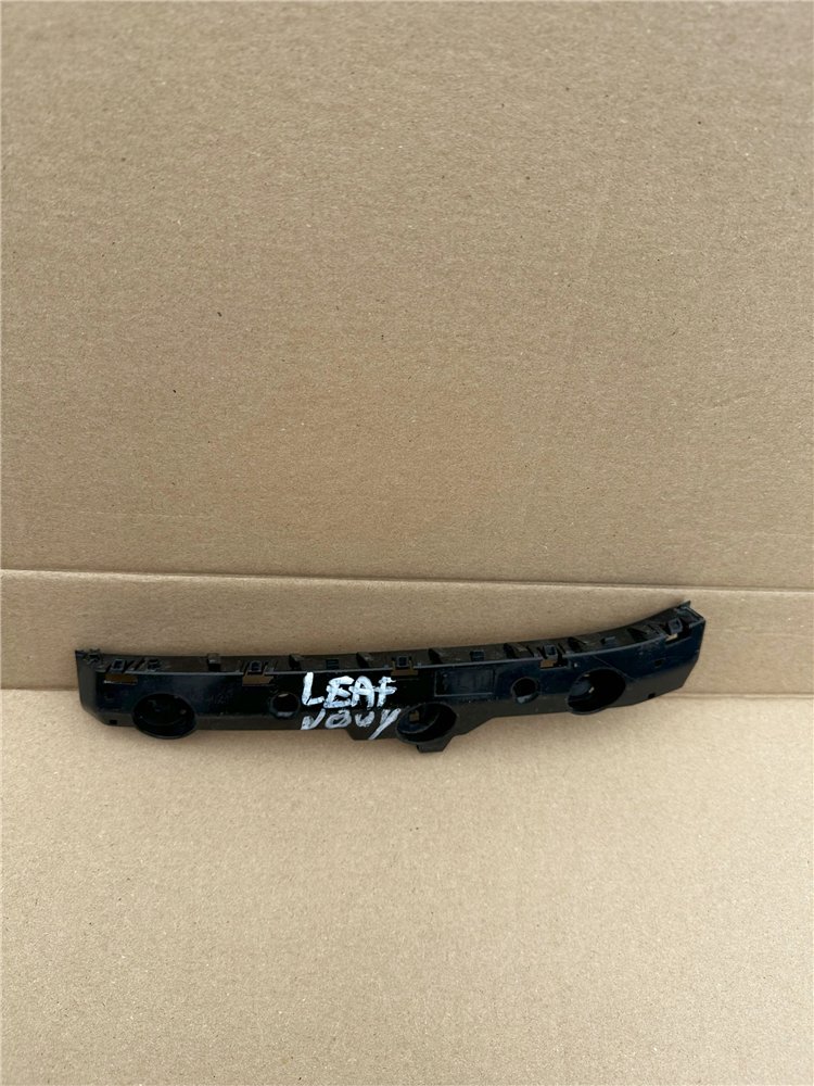 NISSAN LEAF 17- MOCOWANIE ZDERZAKA 5SK0A ORYGINAŁ (17371287300)