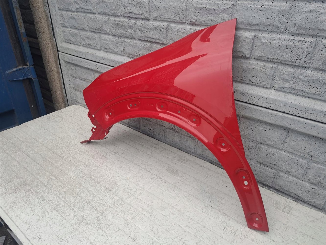 CITROEN C4 CACTUS BŁOTNIK LEWY PRZEDNI ORYGINAŁ (17371960154)