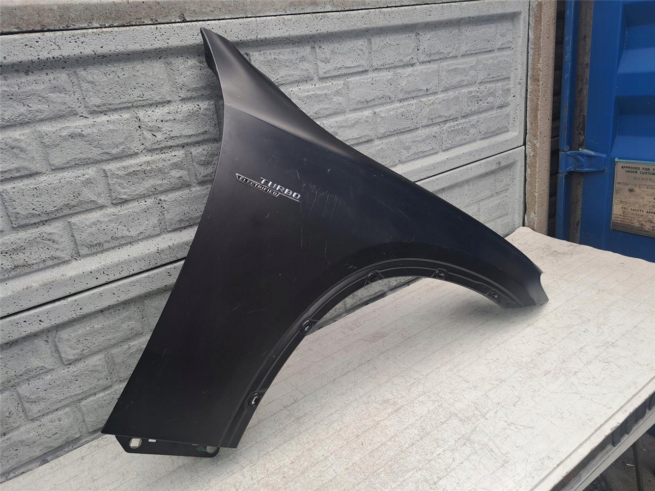 MERCEDES GLC W254 X254 BŁOTNIK PRAWY PRZEDNI ORYGINAŁ (17371985124)