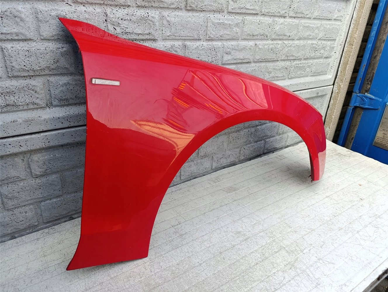 AUDI A5 8T0 2008 - 2016 BŁOTNIK PRZEDNI PRAWY ORYGINAŁ (17372027548)