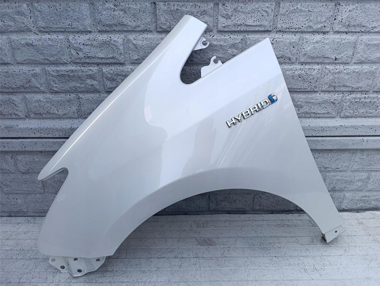 TOYOTA PRIUS PLUS BŁOTNIK PRZEDNI LEWY ORYGINAŁ (17372042566)