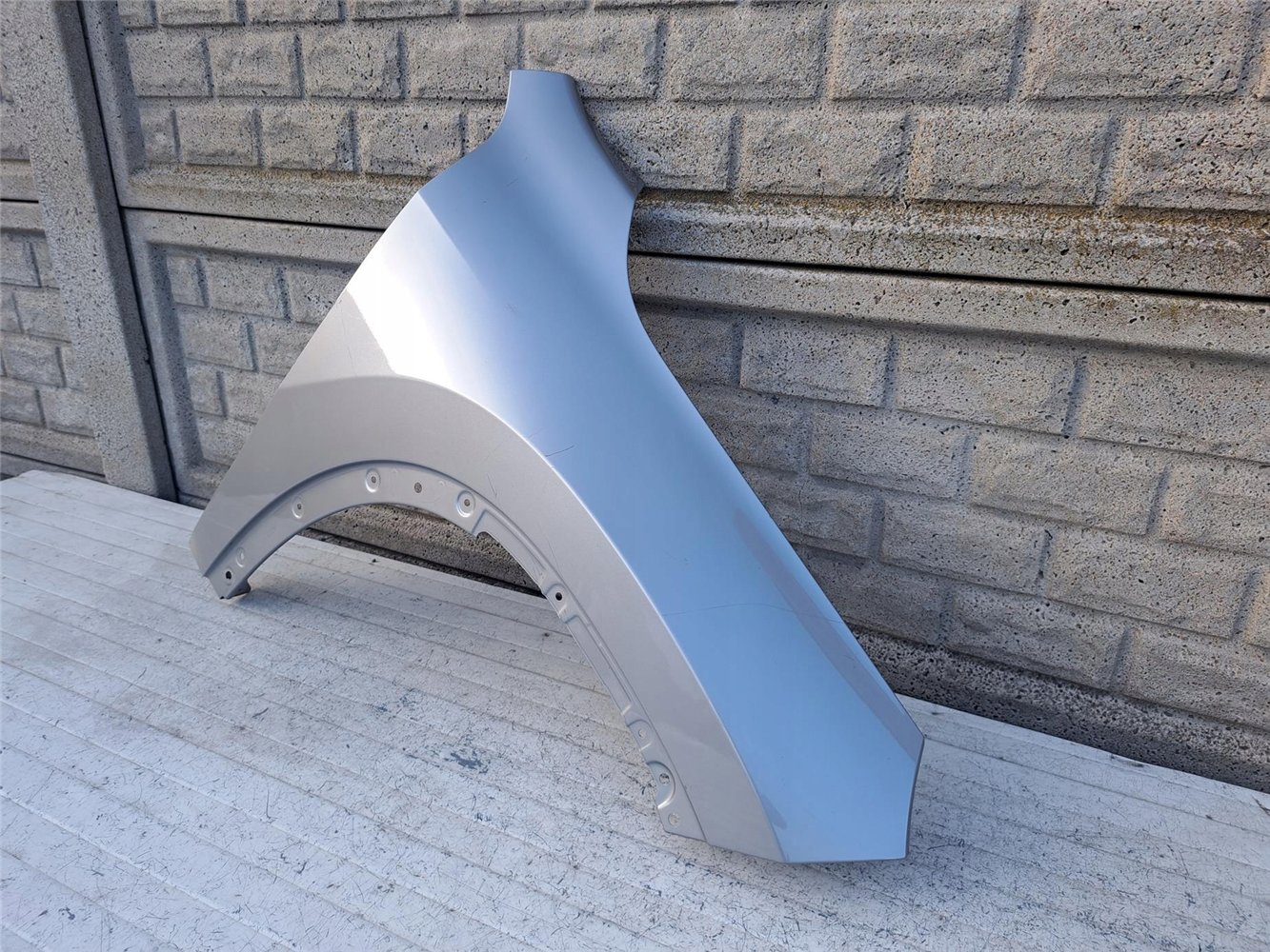 BŁOTNIK PRAWY PRZEDNI BMW X1 U11 2022- ORYGINAŁ (17372935442)