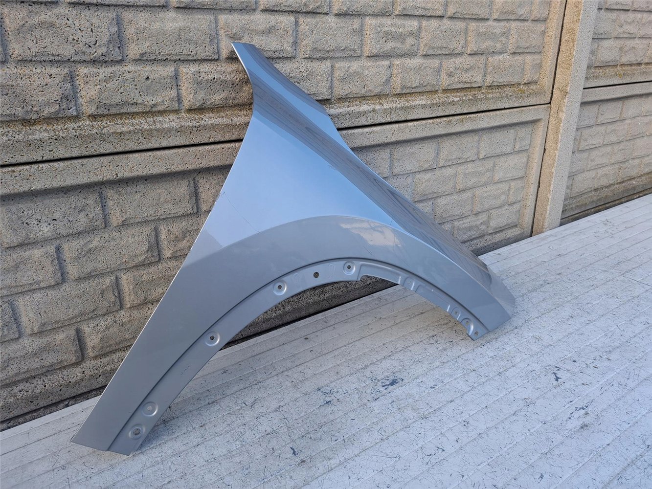 BŁOTNIK PRAWY PRZEDNI BMW X1 U11 2022- ORYGINAŁ (17372935442)