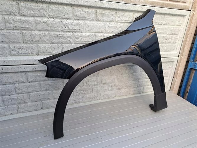 MERCEDES GLB 247 X247 BŁOTNIK LEWY PRZEDNI ORYGINAŁ (17372945418)