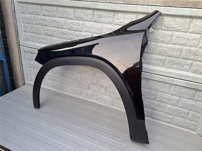 MERCEDES GLB 247 X247 BŁOTNIK LEWY PRZEDNI ORYGINAŁ (17372945418)