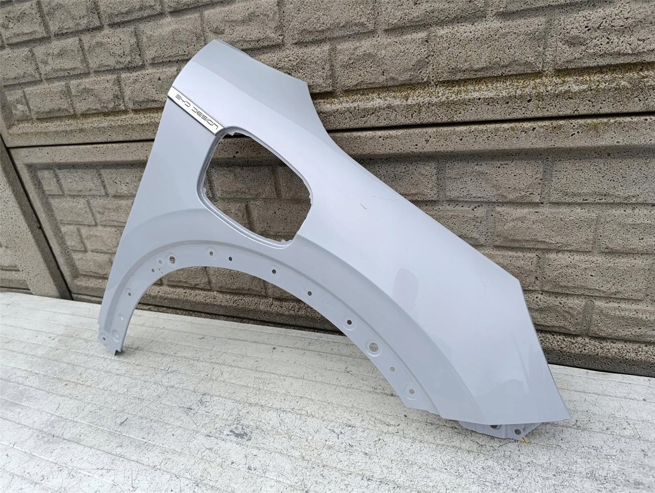 BYD ATTO 3 BŁOTNIK PRAWY ORYGINAŁ (17372963656)