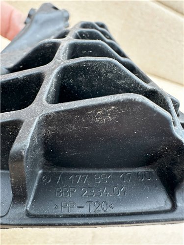 ŚLIZG WSPORNIK BŁOTNIKA PRZÓD PRAWY MERCEDES A-KLASA W177 OE ORYGINAŁ (17374546481)