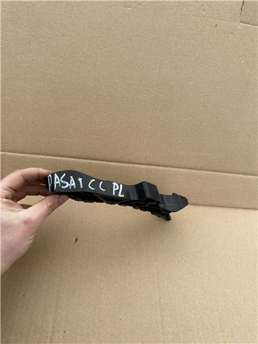 Prowadnica, ślizg zderzaka - 3C8 807 183 C - VW Passat CC - przód lewy (17374649172)