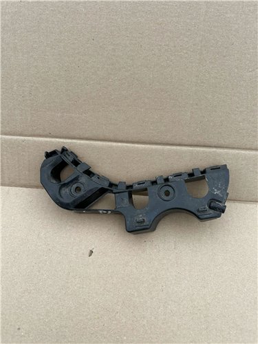 Prowadnica, ślizg zderzaka - 3C8 807 183 C - VW Passat CC - przód lewy (17374649172)