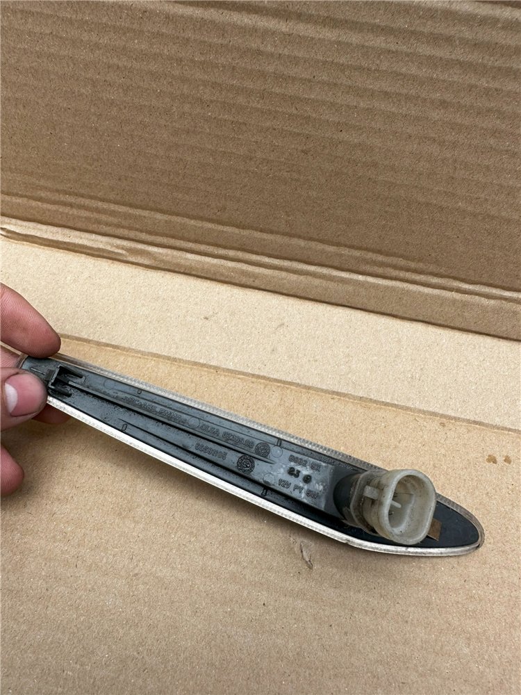 ALFA ROMEO 159 05-12r KIERUNKOWSKAZ MIGACZ BOCZNY ORYGINAŁ (17381448797)