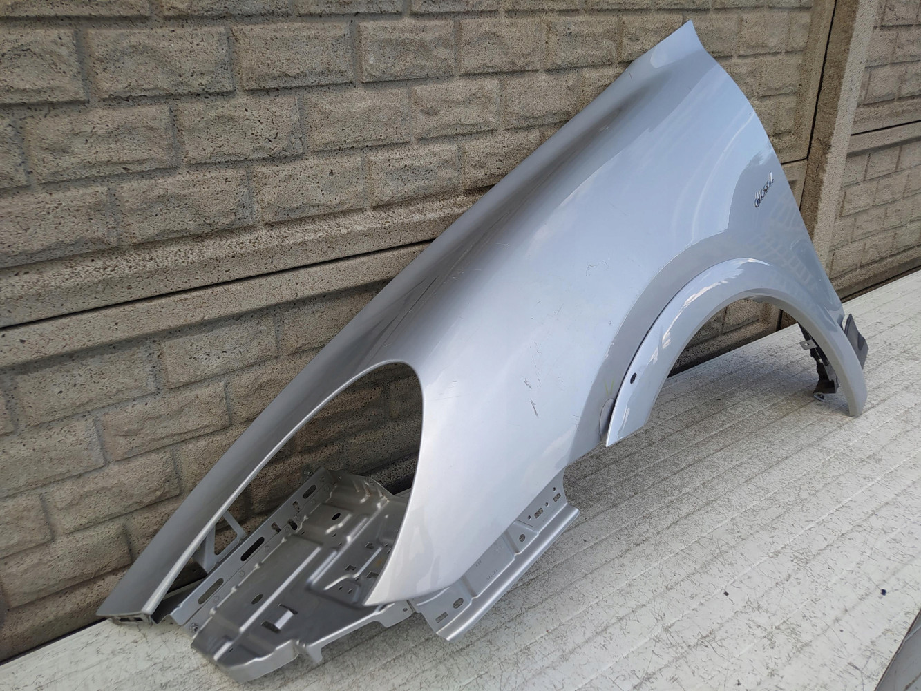PORSCHE CAYENNE 2010-2014 BŁOTNIK PRZEDNI LEWY - (12229929629)