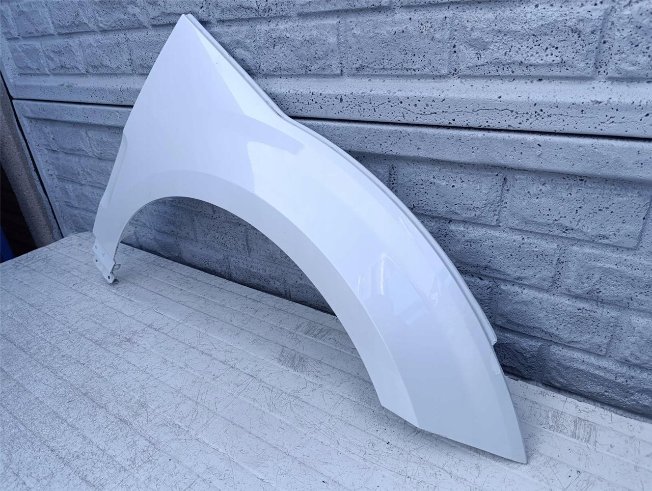 VOLVO EX30 2023- BŁOTNIK PRZEDNI PRAWY ORYGINAŁ (17382022622)