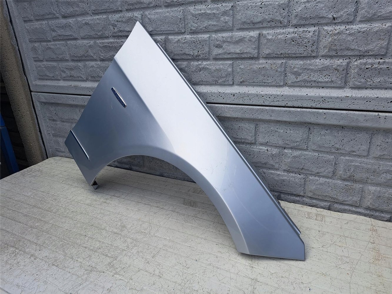 MERCEDES E KLASA W212 E212 BŁOTNIK PRAWY PRZÓD ORYGINAŁ (17387324765)