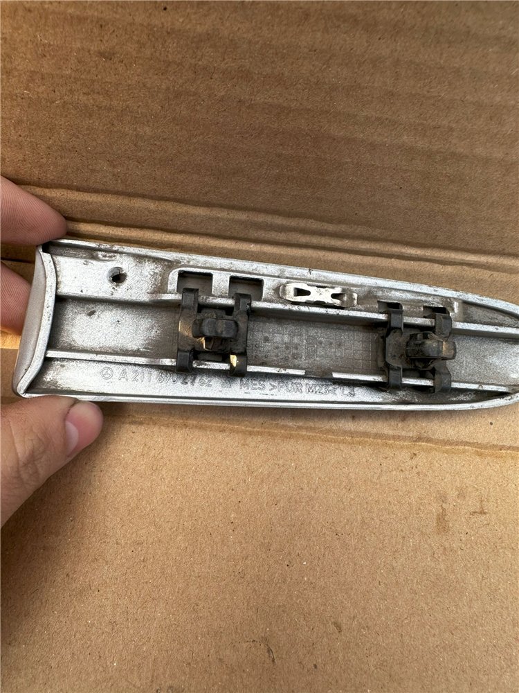 Mercedes E Klasa W211 LISTWA BŁOTNIKA LEWY PRZÓD AVANTGARDE ORYGINAŁ (17389371152)