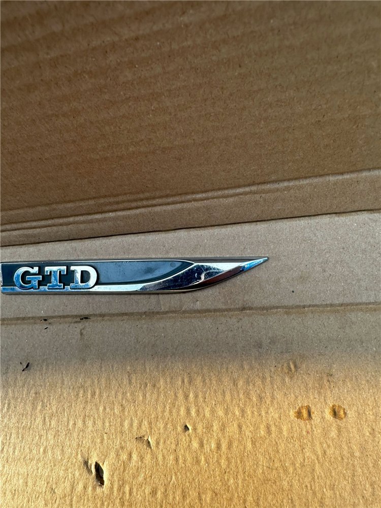 ZNACZEK NAPIS LOGO EMBLEMAT PRAWY GTD VW GOLF VII ORYGINAŁ (17389426052)