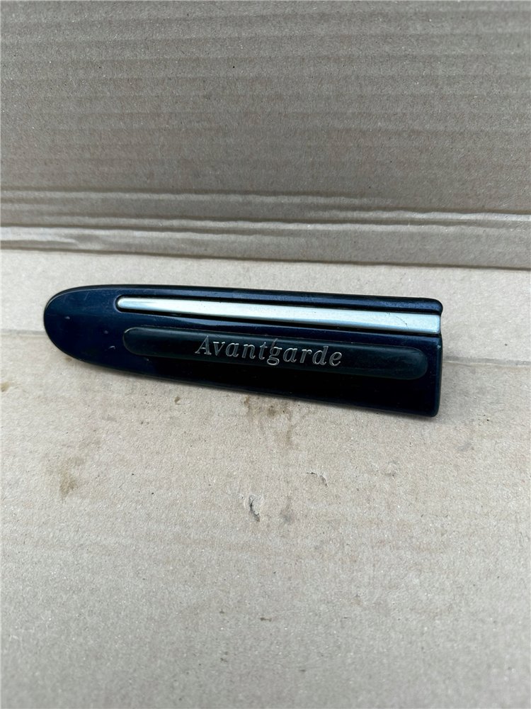 Mercedes E Klasa W211 LISTWA BŁOTNIKA LEWY PRZÓD AVANTGARDE ORYGINAŁ (17389511814)