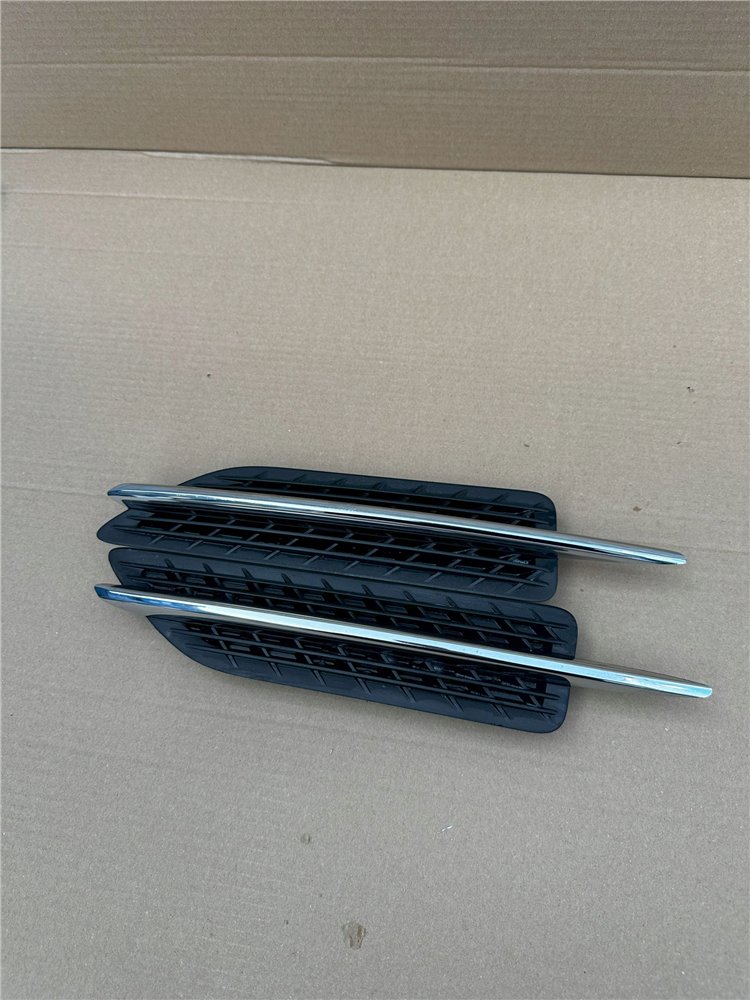 Mercedes SLK R172 Listwa Kratka Błotnika LEWY PRAWY Przód ORYGINAŁ (17389541752)