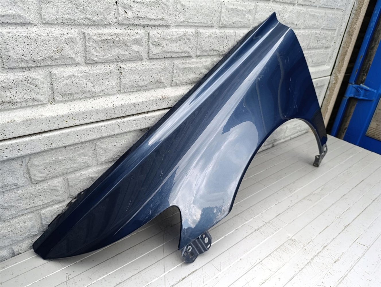 VOLVO V40 S50 BŁOTNIK PRZEDNI LEWY ORYGINAŁ (17391048814)