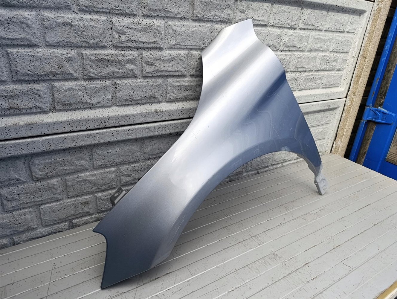 VOLVO XC60 XC-60 08-17 BŁOTNIK LEWY PRZEDNI ORYGINAŁ (17392657170)