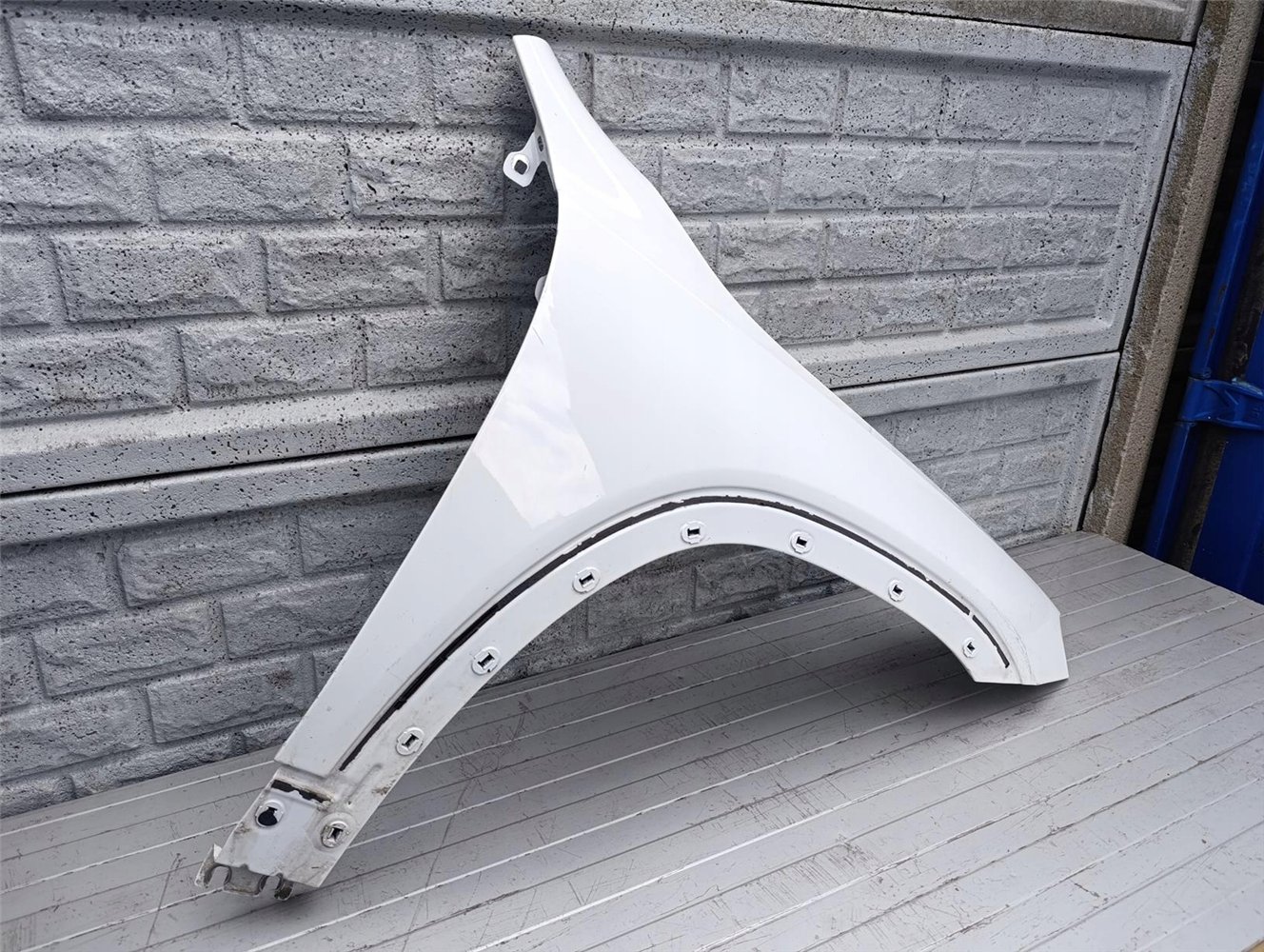 MERCEDES GLB 247 X247 BŁOTNIK PRAWY PRZEDNI ORYGINAŁ (17392753012)