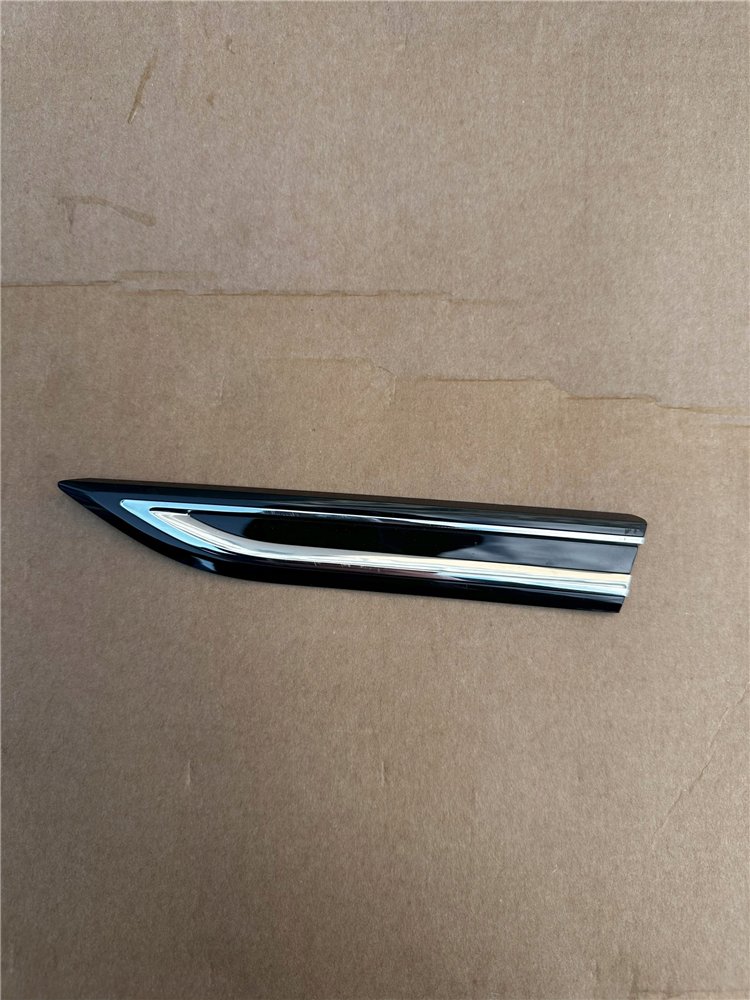 VW ARTEON LISTWA BŁOTNIKA LEWA PRZÓD ORYGINAŁ (17392768832)