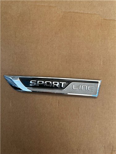 ZNACZEK EMBLEMAT SKODA SUPERB 3 III SPORTLINE NA BŁOTNIK ORYGINAŁ (17392776375)