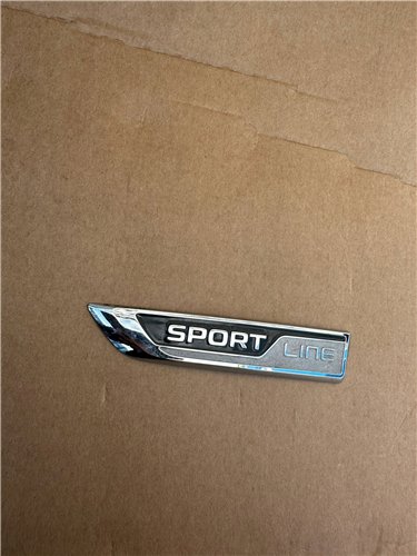 ZNACZEK EMBLEMAT SKODA SUPERB 3 III SPORTLINE NA BŁOTNIK ORYGINAŁ (17392776375)
