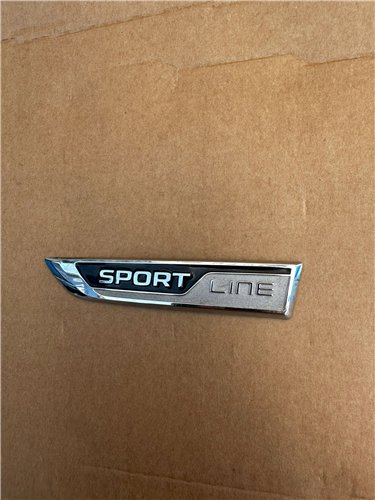 ZNACZEK EMBLEMAT SKODA SUPERB 3 III SPORTLINE NA BŁOTNIK ORYGINAŁ (17392776375)