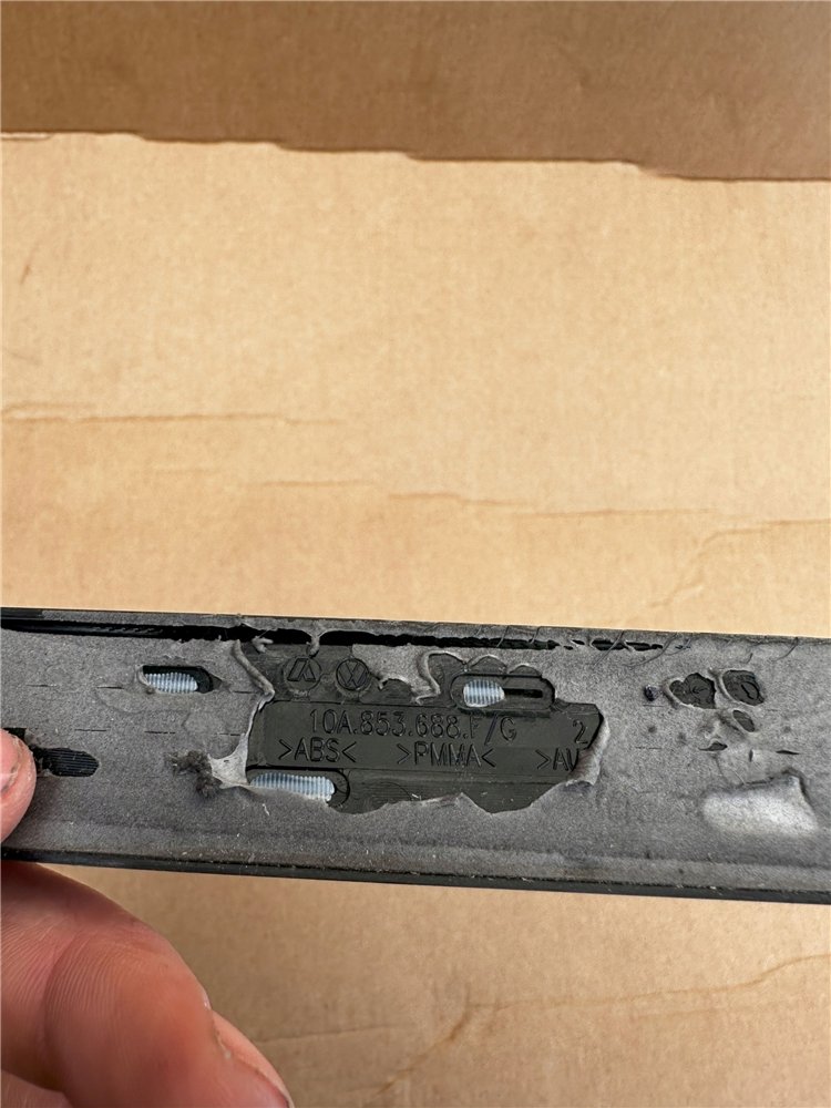 VW ID.3 ID3 PURE LISTWA EMBLEMAT LOGO NA BŁOTNIK PRAWY PRZÓD /G ORYGINAŁ (17392784590)