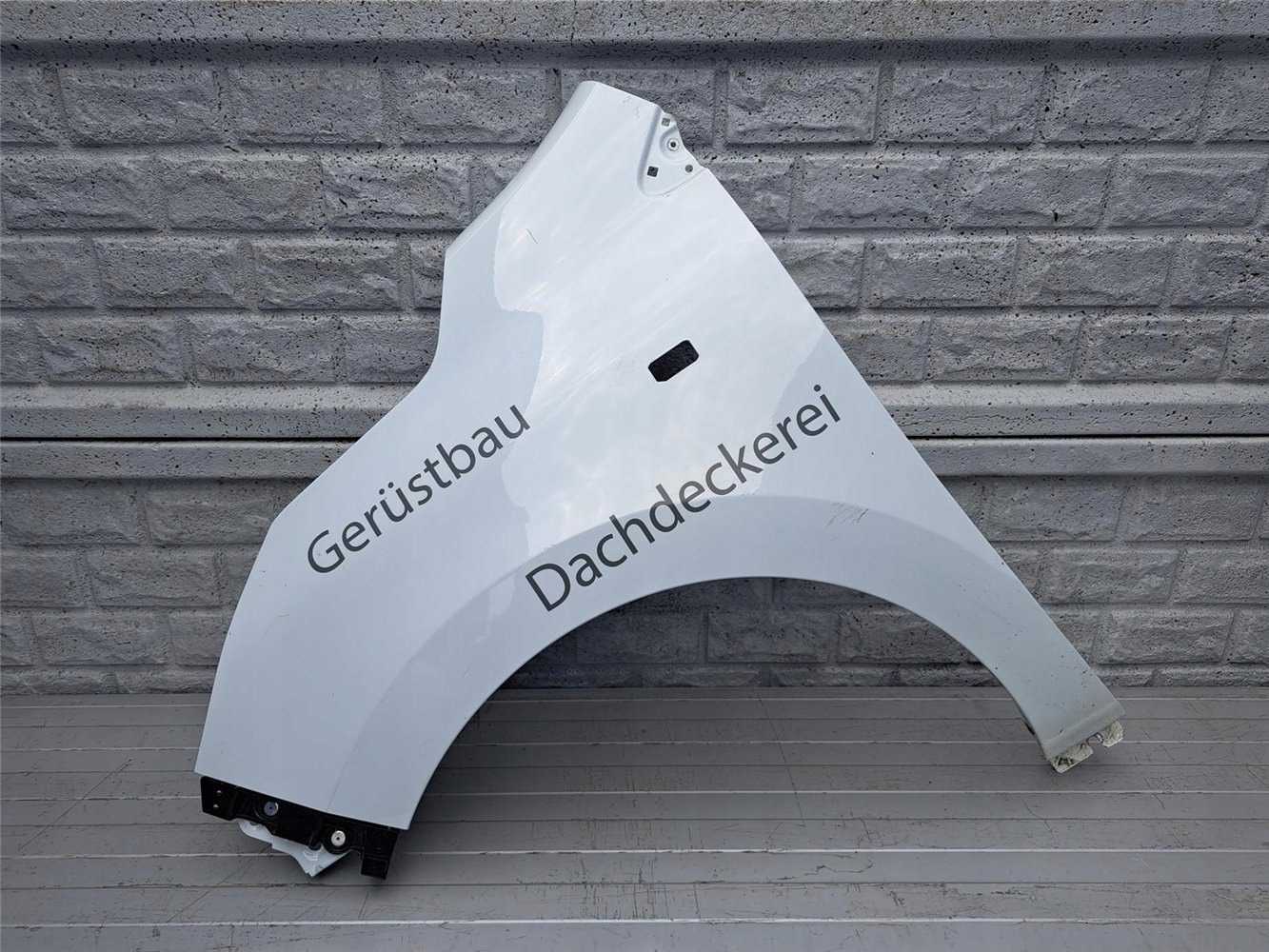 RENAULT EXPRESS 21- BŁOTNIK LEWY PRZEDNI ORYGINAŁ (17399965767)