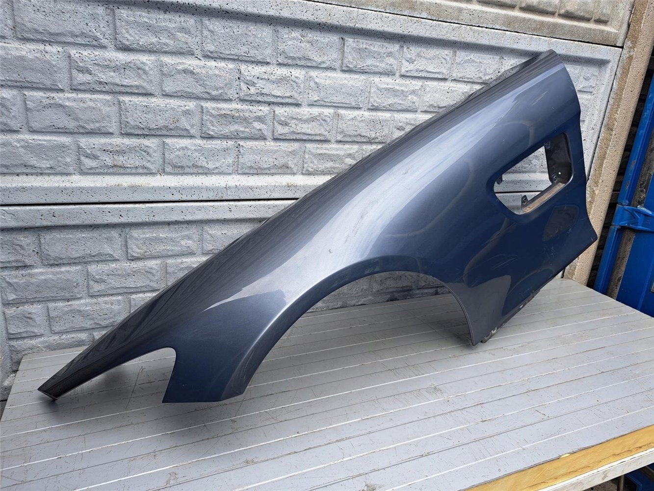 MERCEDES AMG GT BŁOTNIK LEWY PRZEDNI ORYGINAŁ (17399974974)