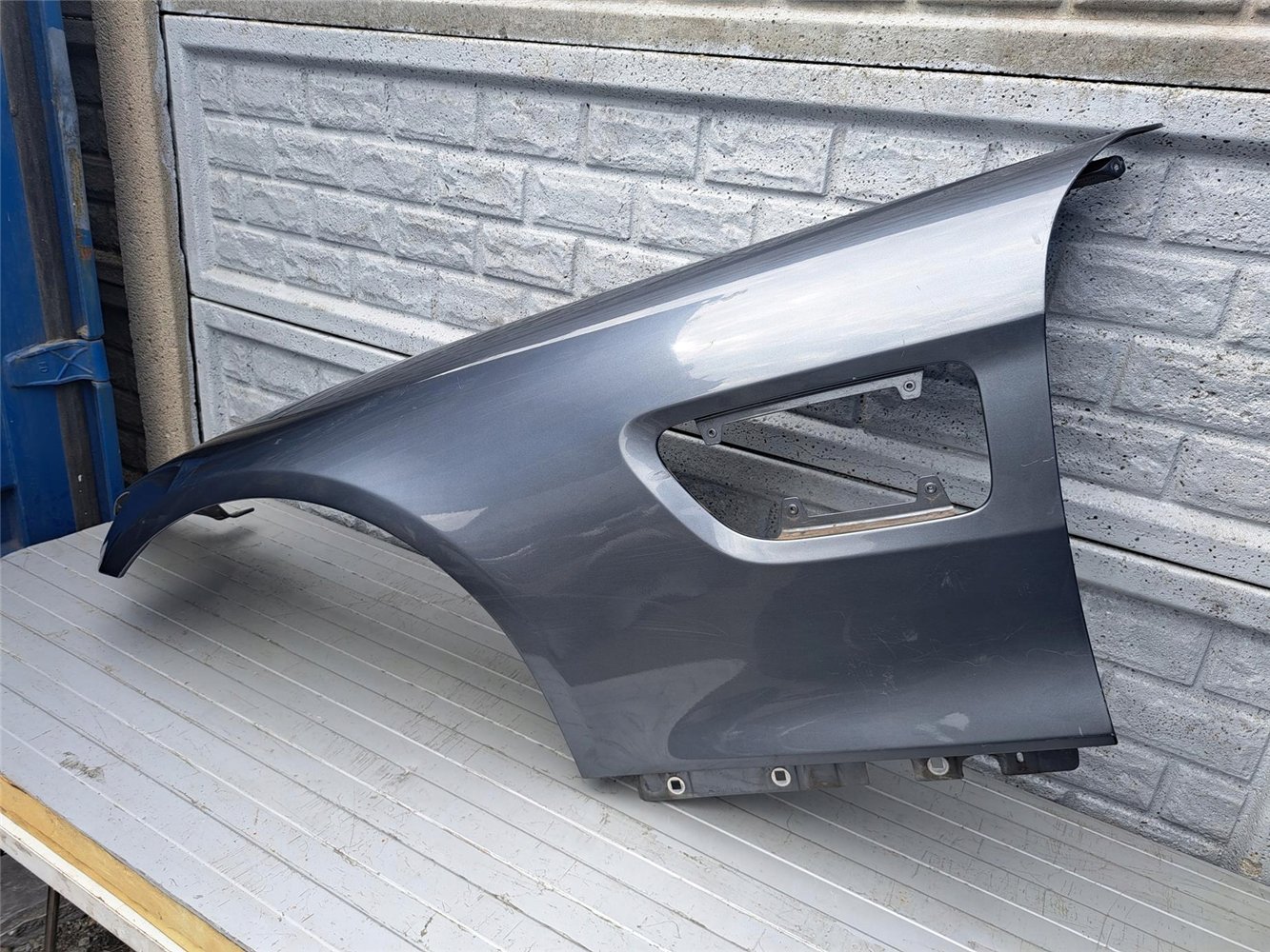 MERCEDES AMG GT BŁOTNIK LEWY PRZEDNI ORYGINAŁ (17399974974)