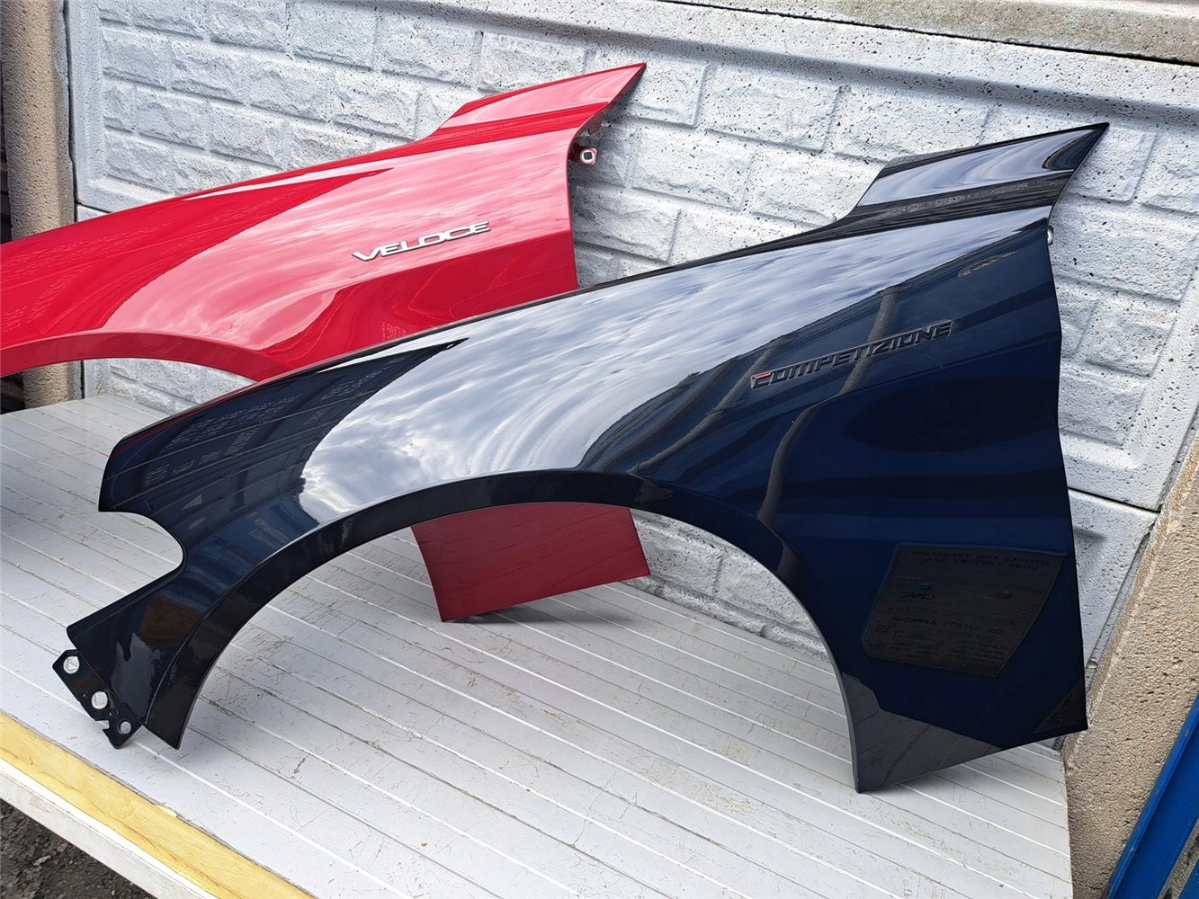 ALFA ROMEO GIULIA BŁOTNIK LEWY PRZEDNI ORYGINAŁ (17399976107)