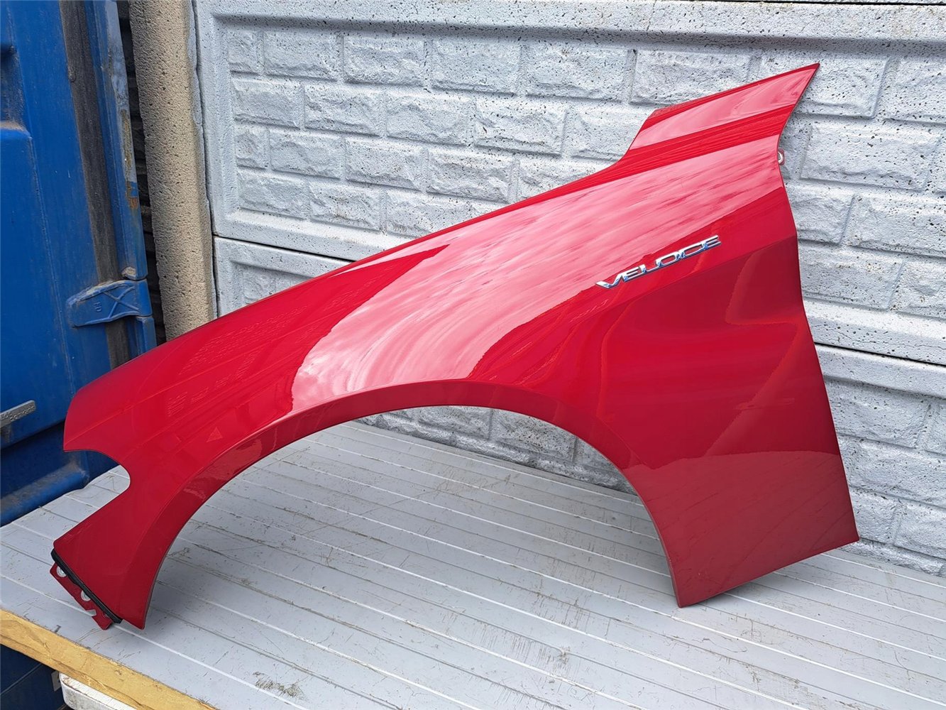 ALFA ROMEO GIULIA BŁOTNIK LEWY PRZEDNI ORYGINAŁ (17399976107)