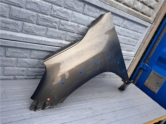 TOYOTA HILUX 15- BŁOTNIK PRZEDNI LEWY ORYGINAŁ (17399980317)