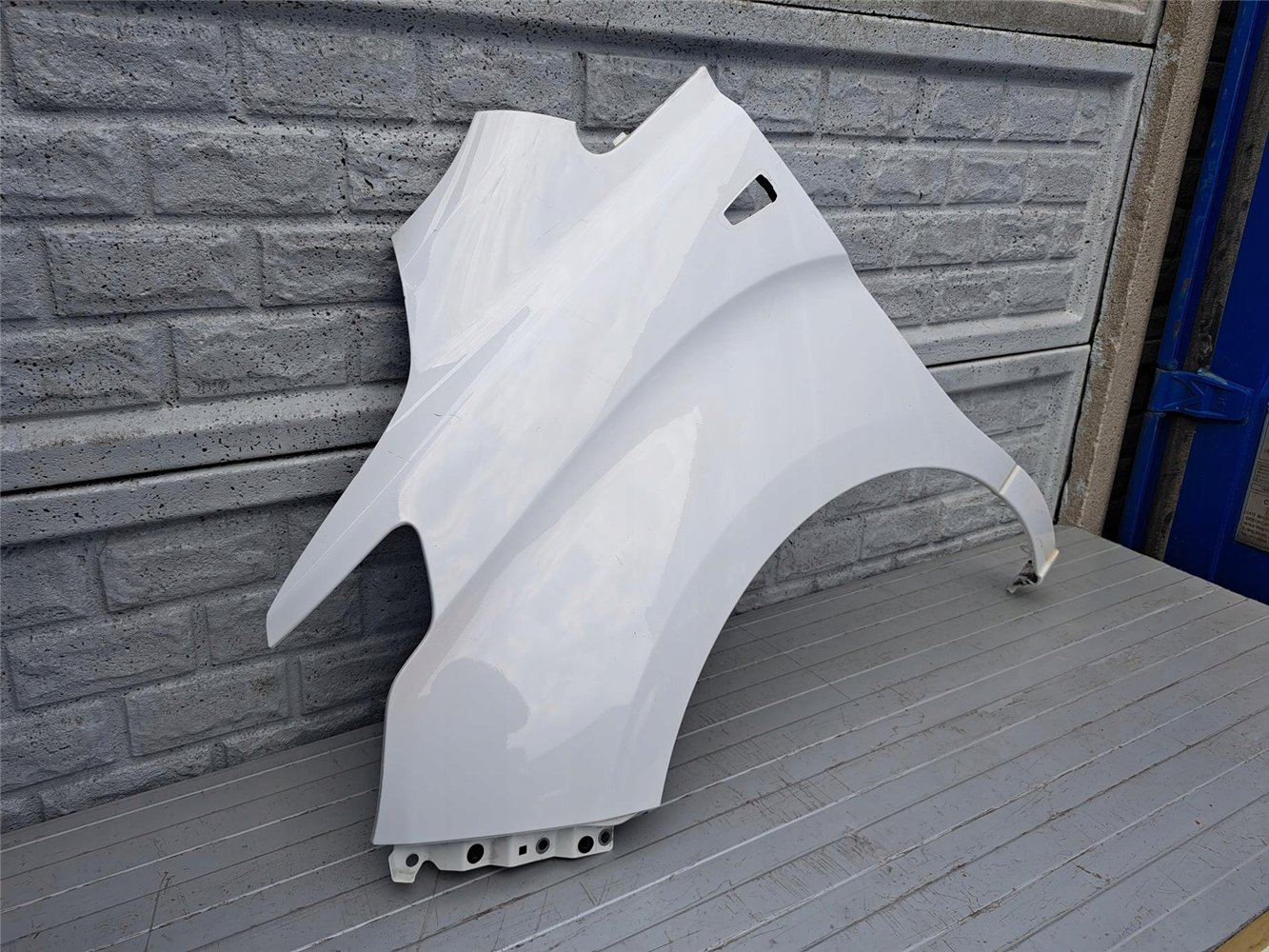 HYUNDAI H1 H-1 18-22 BŁOTNIK PRZEDNI LEWY ORYGINAŁ (17399984028)