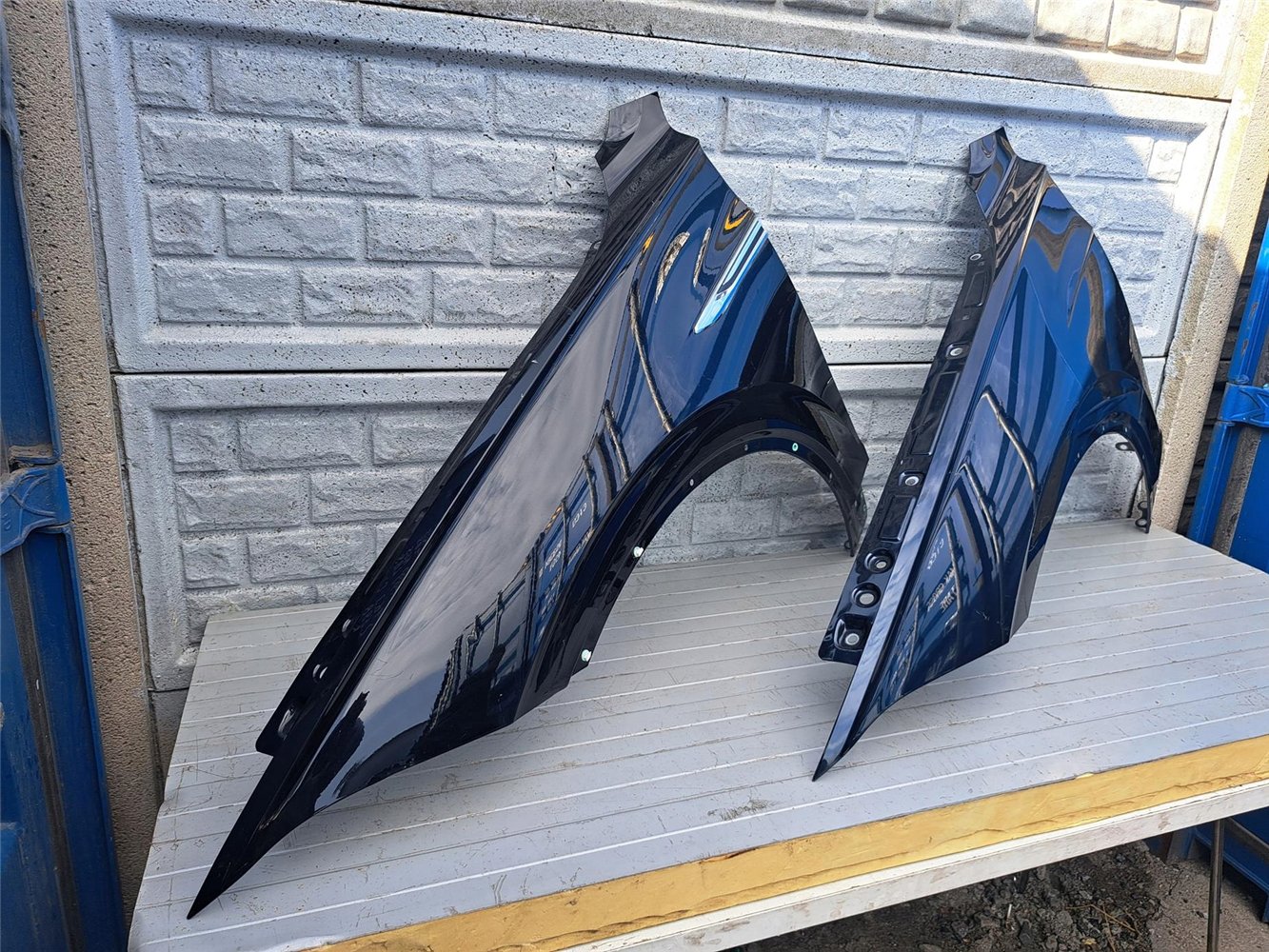 VW TOUAREG III 3 2018 - 2024 BŁOTNIK PRZEDNI LEWY ORYGINAŁ (17400010560)