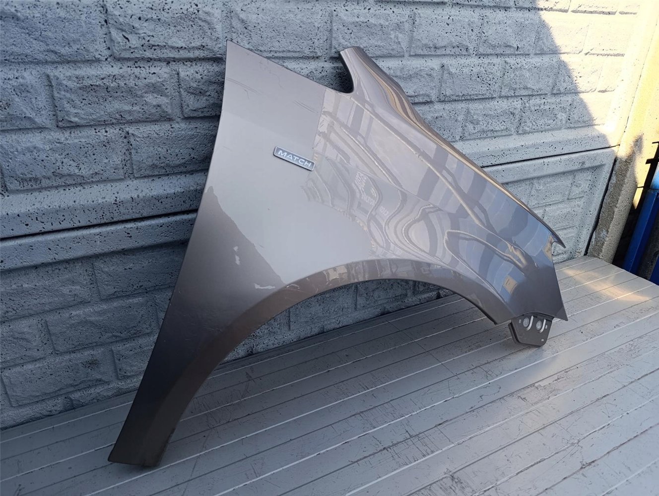 VW TOURAN 1T0 10 -15 BŁOTNIK PRZEDNI PRAWY ORYGINAŁ (17400862697)