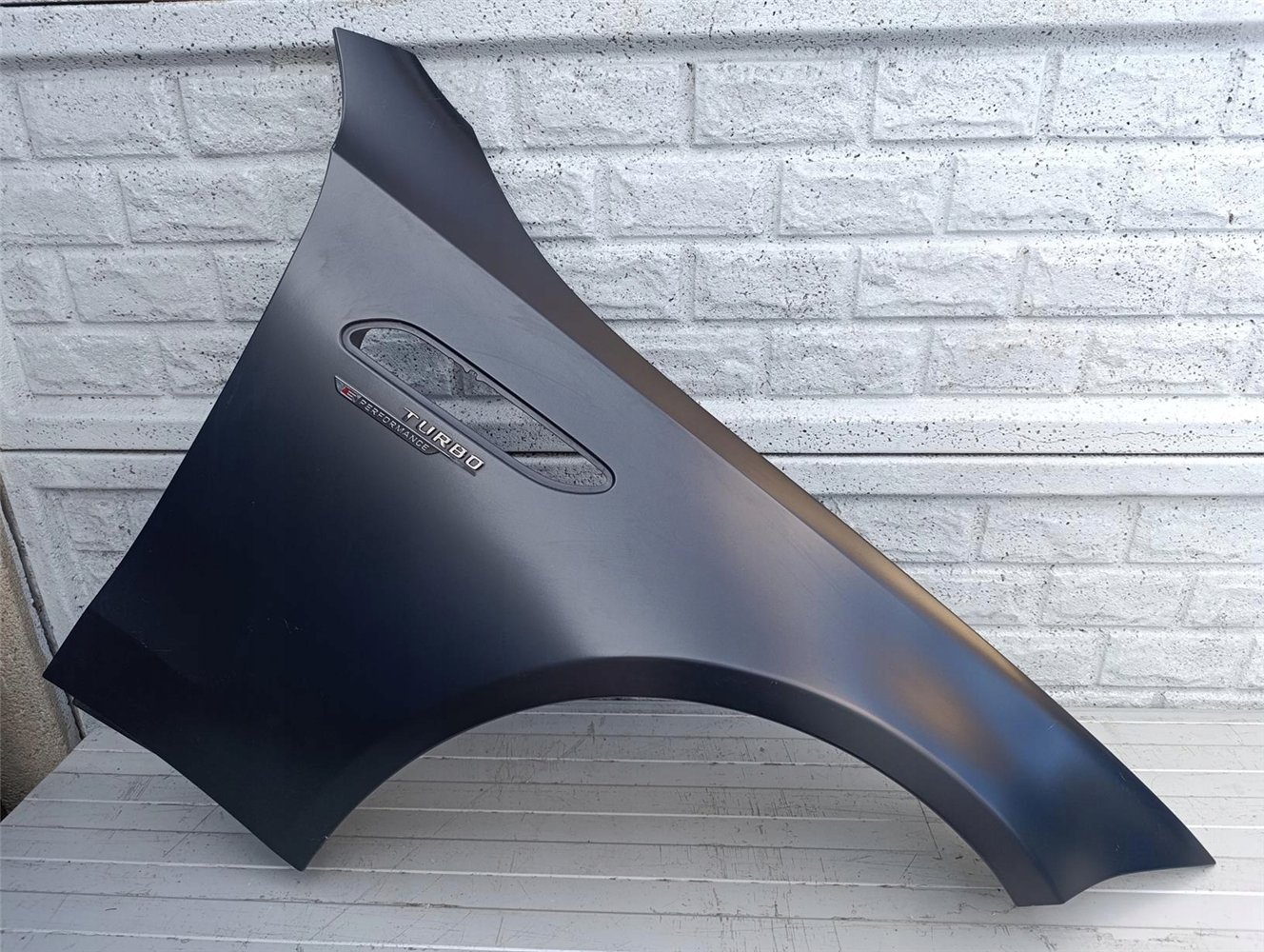 MERCEDES C KLASA AMG W206 C 63 C63 21-24 BŁOTNIK PRAWY PRZEDNI ORYGINAŁ (17400902558)