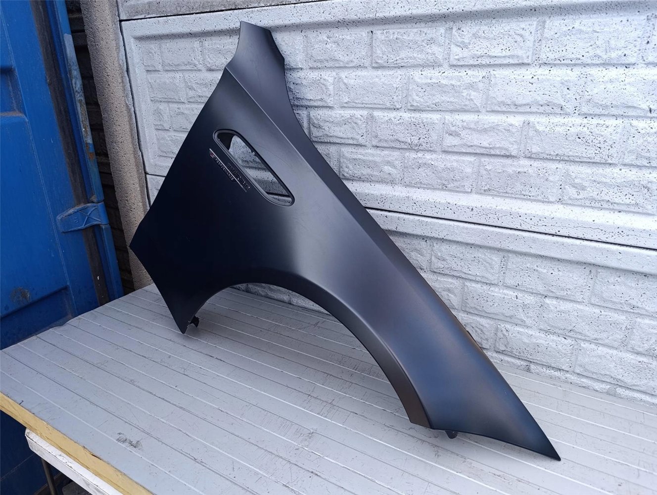 MERCEDES C KLASA AMG W206 C 63 C63 21-24 BŁOTNIK PRAWY PRZEDNI ORYGINAŁ (17400902558)