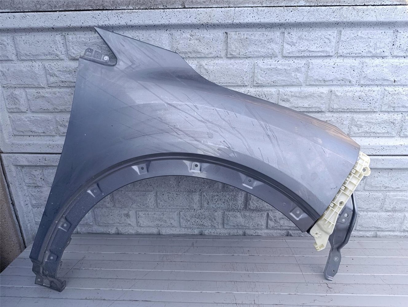 MITSUBISHI ECLIPSE CROSS 2021- BŁOTNIK PRZÓD PRAWY ORYGINAŁ (17400913727)