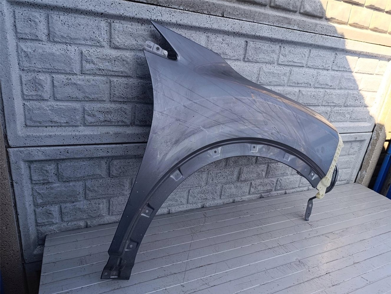 MITSUBISHI ECLIPSE CROSS 2021- BŁOTNIK PRZÓD PRAWY ORYGINAŁ (17400913727)