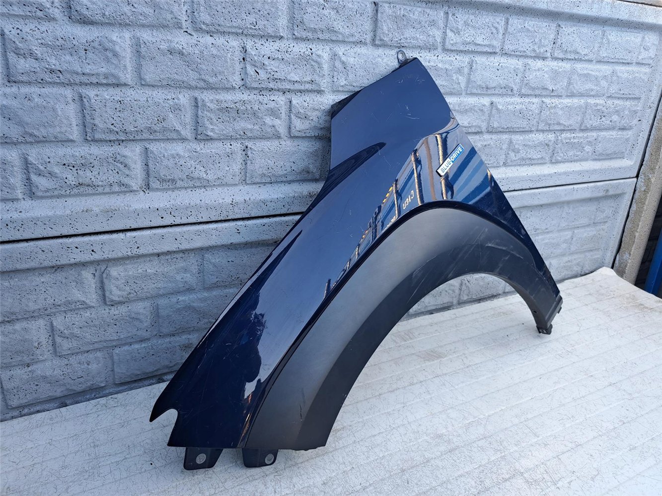 HYUNDAI KONA 2018 - 2024 BŁOTNIK LEWY PRZEDNI ORYGINAŁ (17413086591)