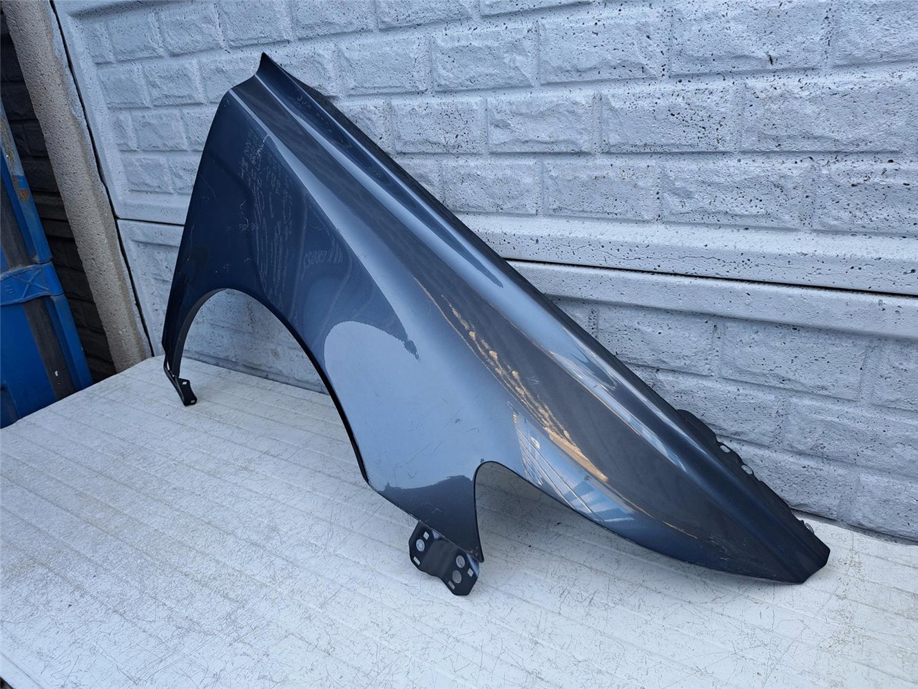 VOLVO V40 S50 BŁOTNIK PRZEDNI PRAWY ORYGINAŁ (17414196767)