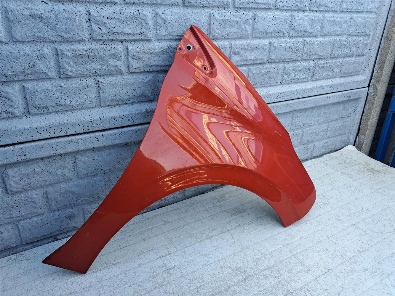 PEUGEOT 208 11-17 BŁOTNIK PRAWY PRZEDNI ORYGINAŁ (17414203818)