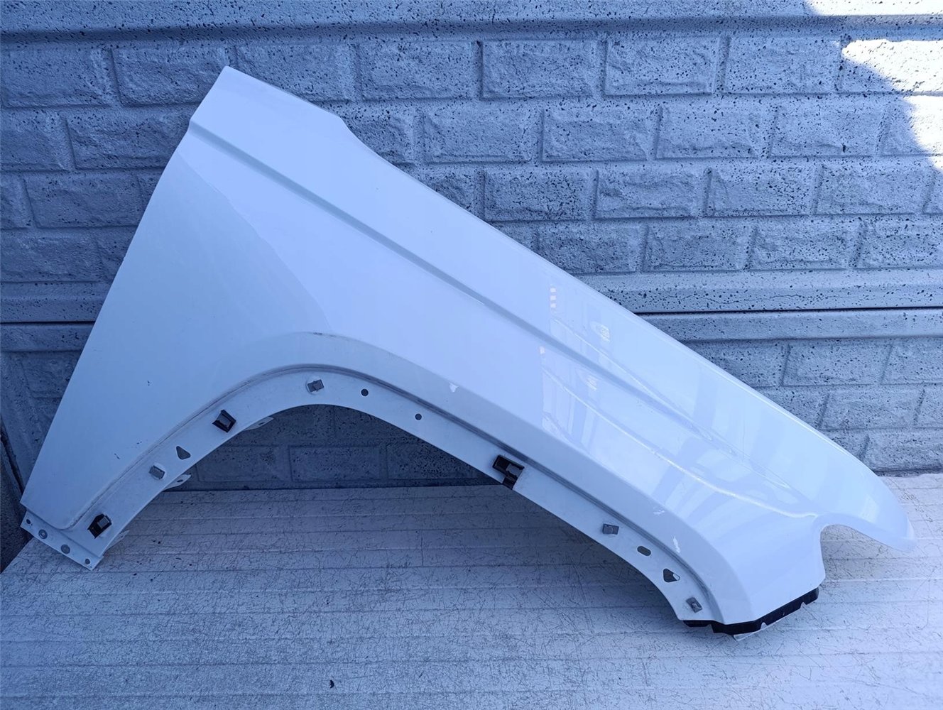 JEEP GRAND CHEROKEE V 5 4XE 21- 24 BŁOTNIK PRAWY ORYGINAŁ (17414532529)