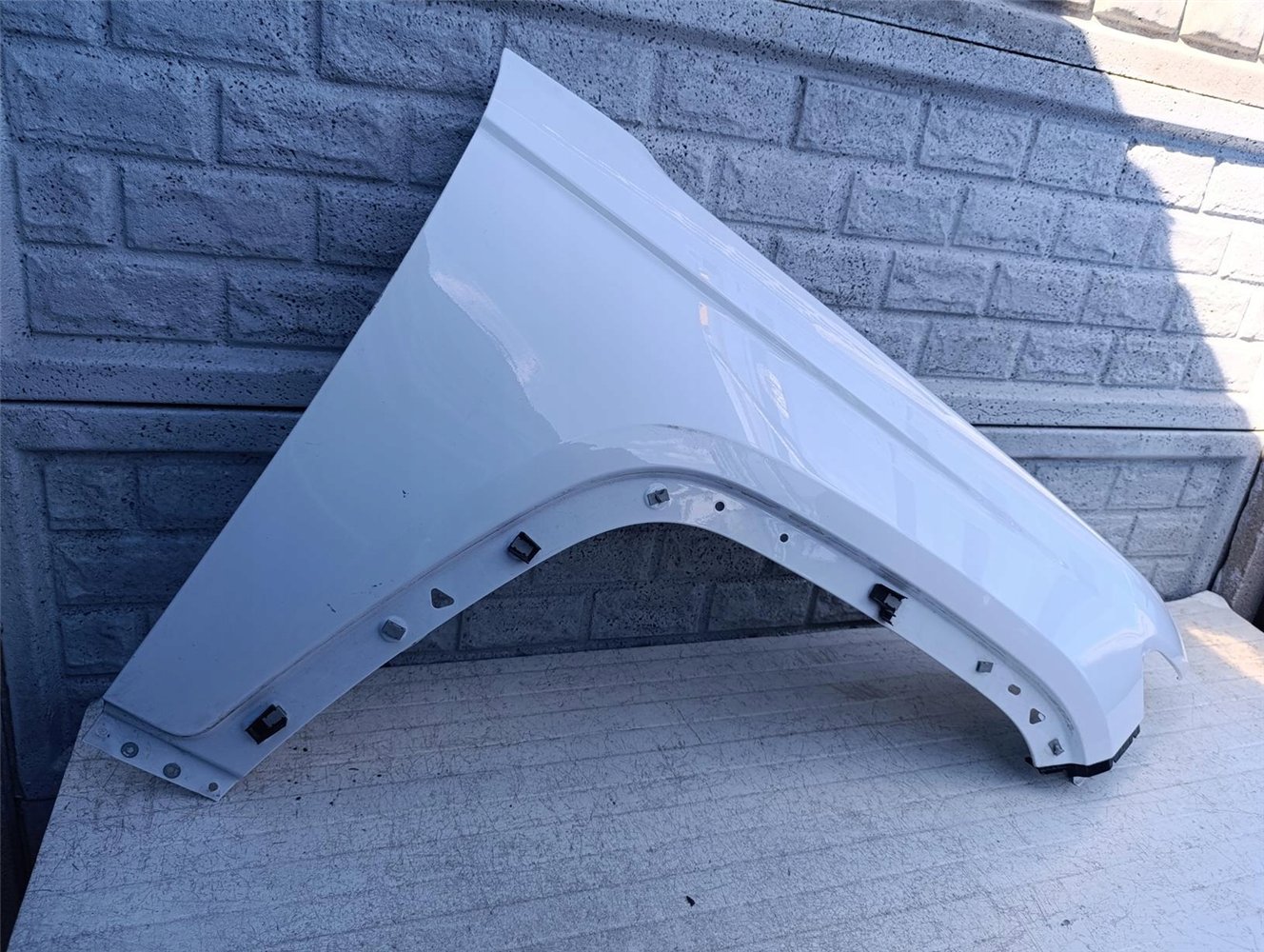 JEEP GRAND CHEROKEE V 5 4XE 21- 24 BŁOTNIK PRAWY ORYGINAŁ (17414532529)