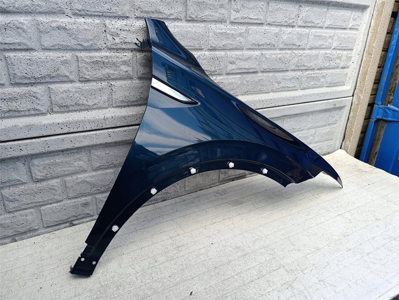 VW TIGUAN 2 II LIFT 2021- BŁOTNIK PRAWY PRZEDNI ORYGINAŁ (17417795323)