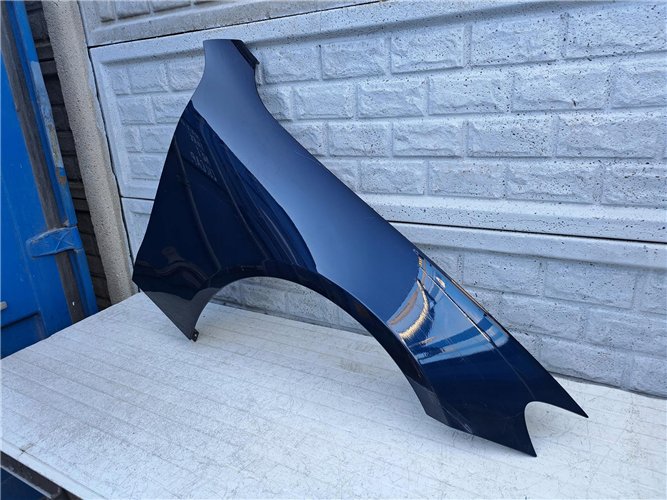 MERCEDES E-KLASA COUPE W238 BŁOTNIK PRZEDNI PRAWY ORYGINAŁ (17421069559)