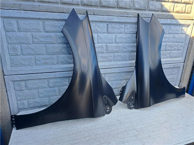 MERCEDES B KLASA W246 12-19 BŁOTNIK PRAWY LEWY PRZÓD NOWY ORYGINAŁ (17421160289)